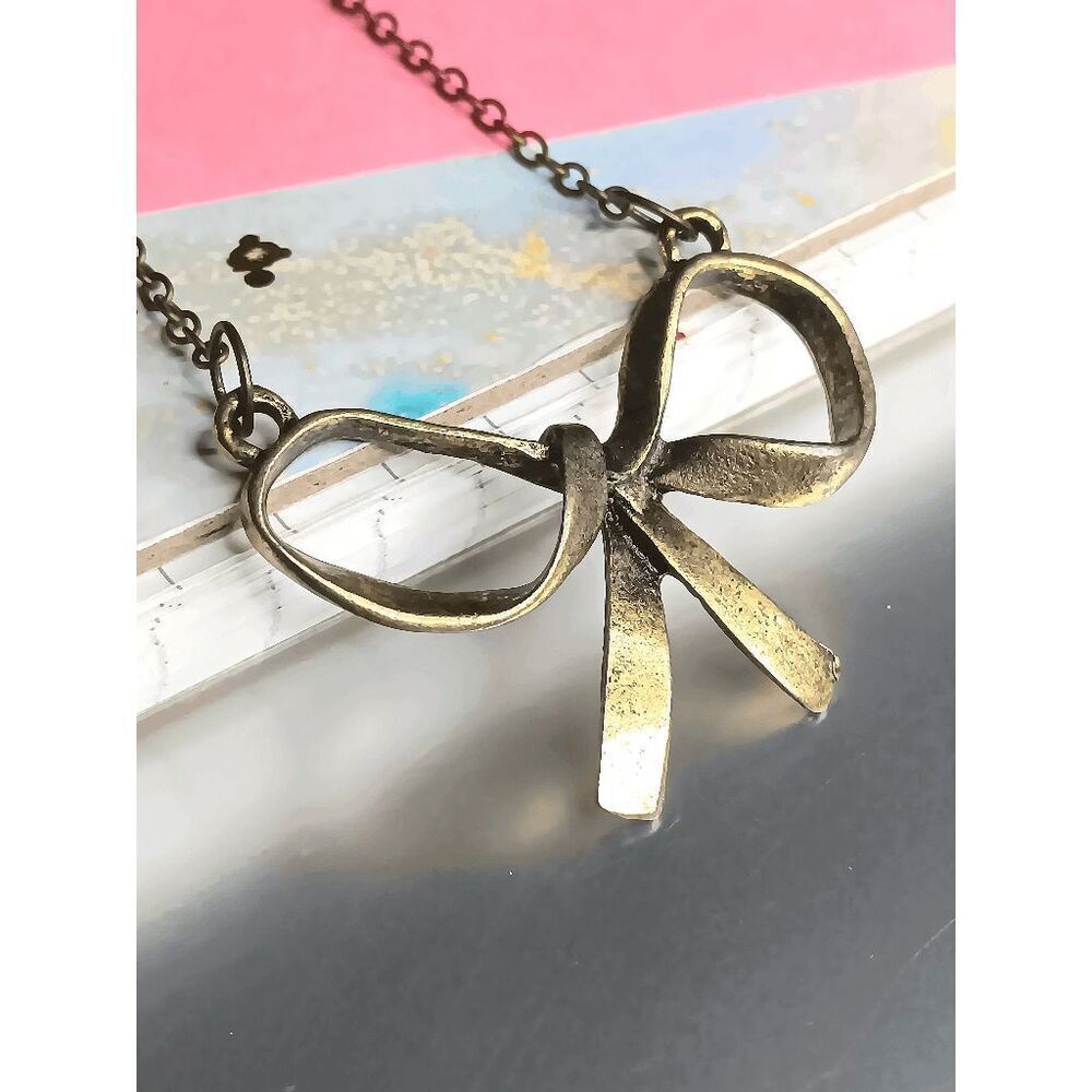 Ladies Bow Tie For Me Necklace 5$